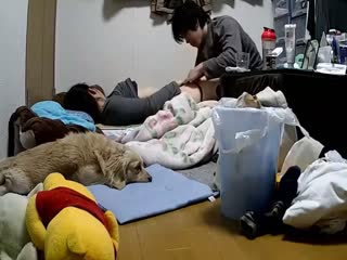 家庭摄像头破解强开小夫妻私密生活变态长毛男癖好特殊抱着女友屁股亲吻脱光衣服口水润滑互搞妹子奶子好大