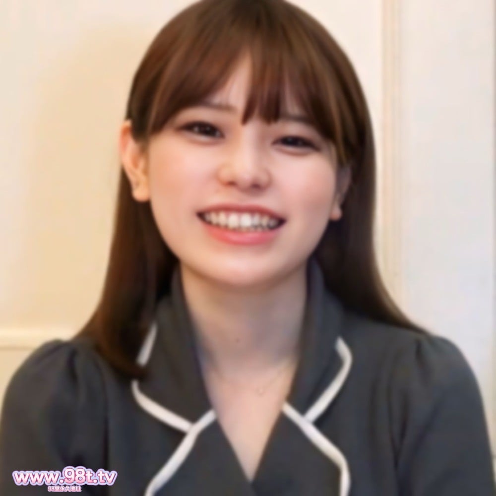 FC2PPV-4654567-【無】初３Ｐ！めちゃくちゃ可愛いアイドルフェイス美女！小柄な体に二人の肉棒が上