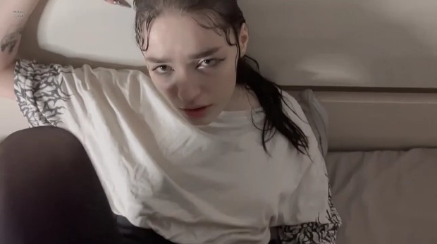 超高颜值冷艳小美人眼神勾丝吸吮肉棒爆操白虎穴#白虎#人妻#挑逗#性交