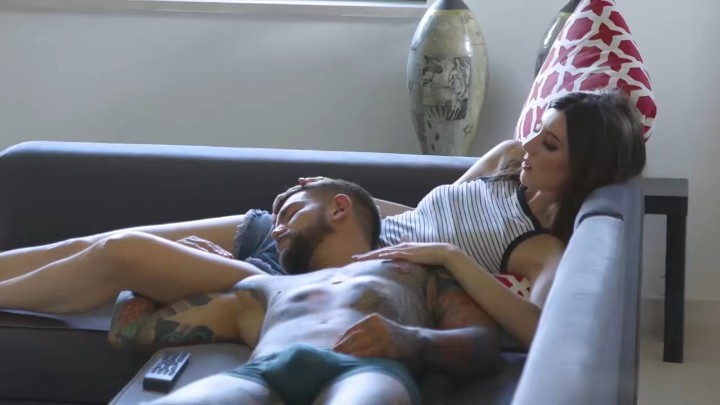 欧美无码高清~缺乏激情需要为他们的性生活添加乐趣，极品女友开发菊花供男友快活。#性交#挑逗#骚逼#射精