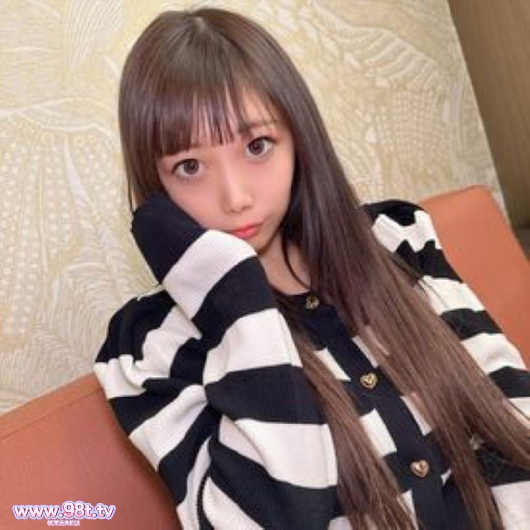 FC2PPV-4881541- Iカップ爆乳おっぱい♡美脚♡れなちゃん♡ 見つめながらのWフェラで暴\.発.寸前♡連続中.出し