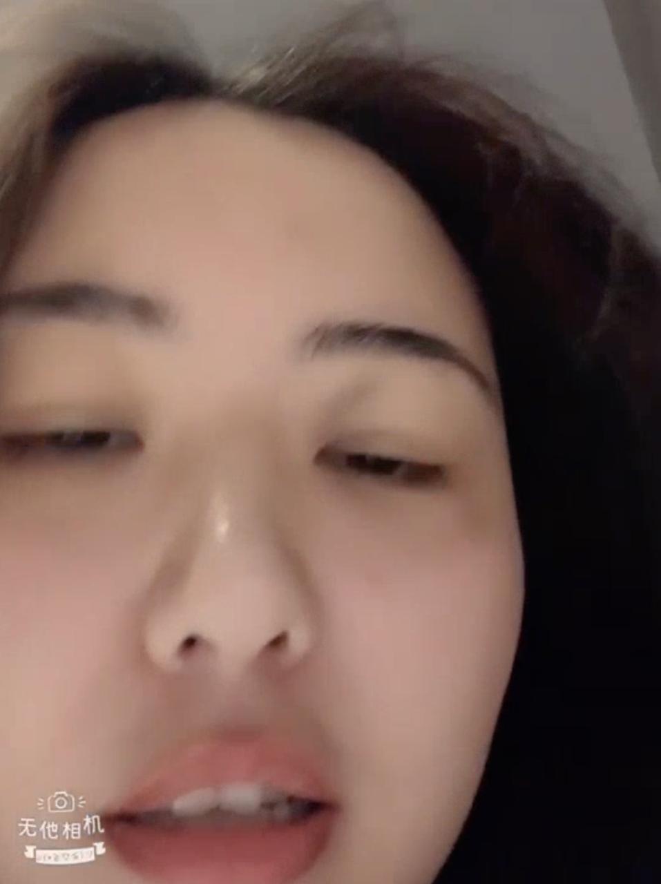 极品高颜值反差母狗操的她受不了，超级骚